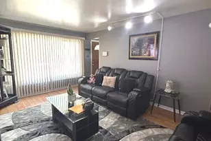 14240 S Manistee Ave, Burnham, IL 60633 - Photo 5