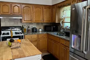 14240 S Manistee Ave, Burnham, IL 60633 - Photo 9