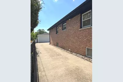 14240 S Manistee Avenue, Burnham, IL 60633 - Photo 3