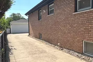 14240 S Manistee Ave, Burnham, IL 60633 - Photo 3