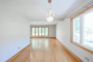 7549 Banks St, Justice, IL 60458 - Photo 9