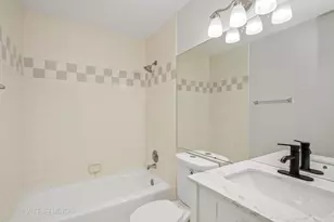 4721 S Woodlawn Ave, Chicago, IL 60615 - Photo 9