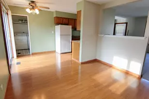 517 Hingham Ln, Schaumburg, IL 60193 - Photo 3