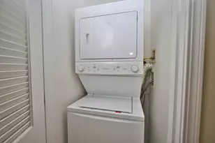 353 E Eastgate Pl, Chicago, IL 60616 - Photo 25