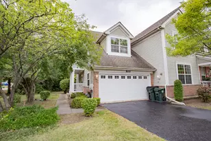 800 Linden Cir, Hoffman Estates, IL 60169 - Photo 1