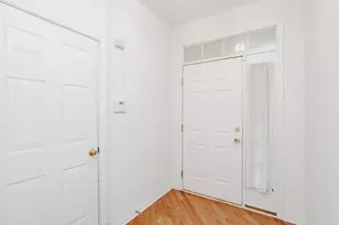 800 Linden Cir, Hoffman Estates, IL 60169 - Photo 3