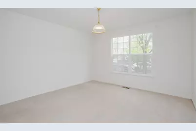 800 Linden Circle, Hoffman Estates, IL 60169 - Photo 7