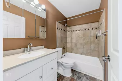 636 Forum Drive, Roselle, IL 60172 - Photo 9