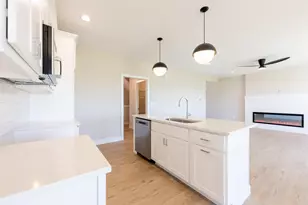 3309 Palmer Dr, Champaign, IL 61822 - Photo 9