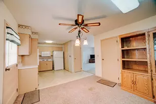 100 W Herron Ct, Watseka, IL 60970 - Photo 13