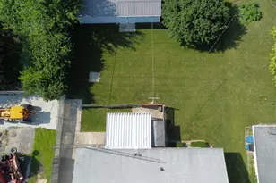 100 W Herron Ct, Watseka, IL 60970 - Photo 3