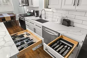 5155 W Roscoe St, Chicago, IL 60641 - Photo 17