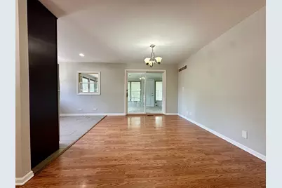 899 Carl Avenue, Elgin, IL 60120 - Photo 3