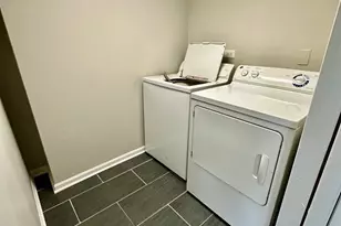 899 Carl Ave, Elgin, IL 60120 - Photo 15