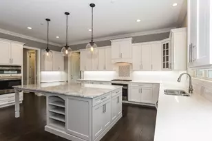 10625 Red Leaf Cir, Lakewood, IL 60014 - Photo 9