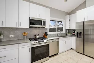 2101 Valley Lo Ln, Glenview, IL 60025 - Photo 9