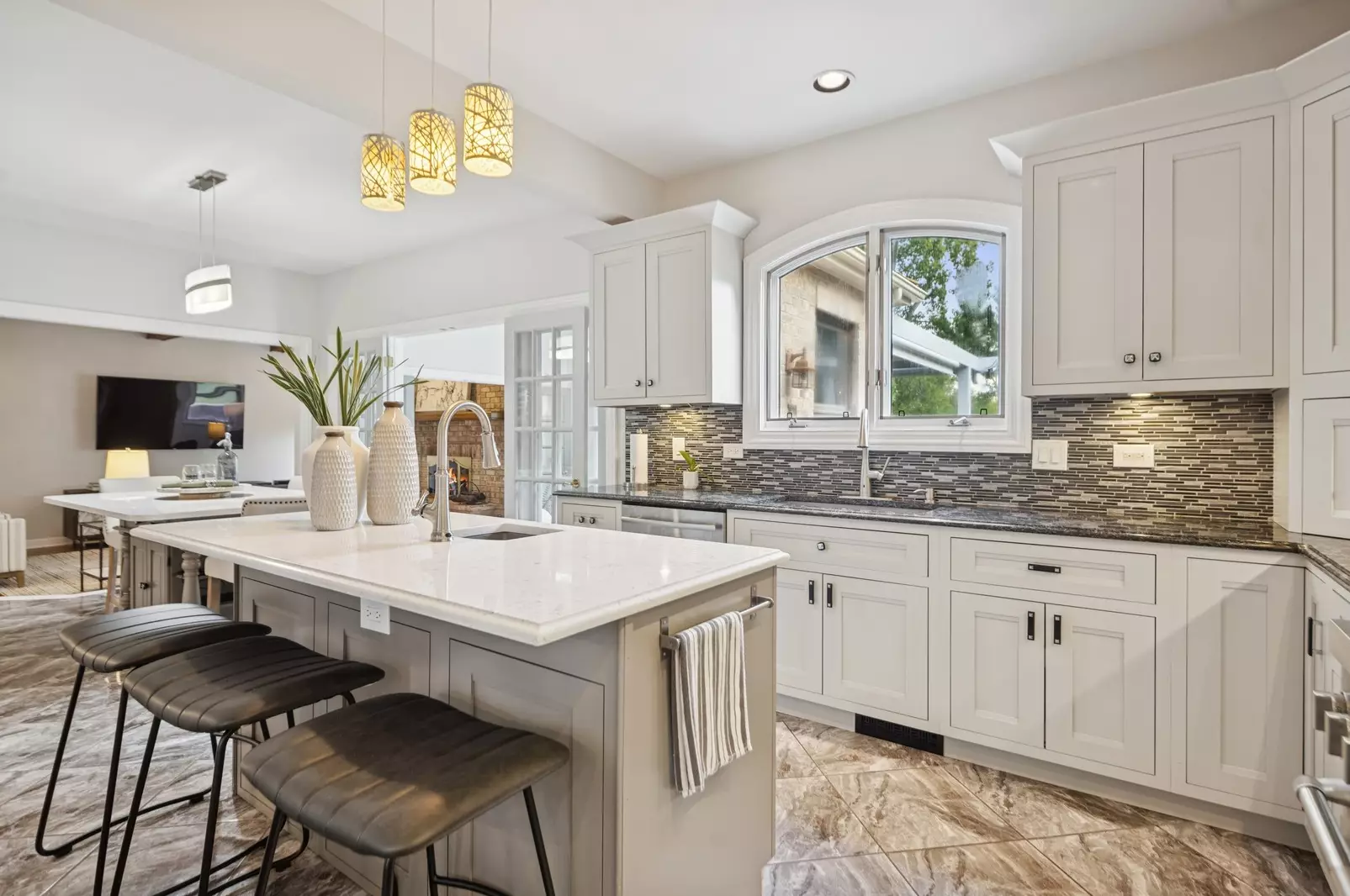 8120 Woodside Ln, Burr Ridge, IL 60527 - MLS 12415208 - Coldwell Banker