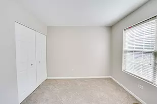 2427 Stoughton Cir, Aurora, IL 60502 - Photo 9