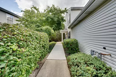 2427 Stoughton Circle #2427, Aurora, IL 60502 - Photo 3