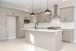 1922 Dunraven Rd, Bloomington, IL 61704 - Photo 7