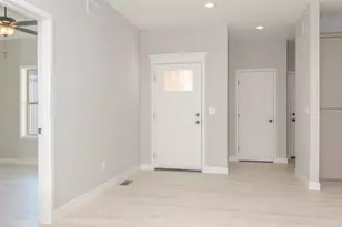 1922 Dunraven Rd, Bloomington, IL 61704 - Photo 7