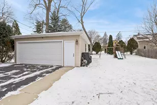 180 1st St, Crystal Lake, IL 60014 - Photo 19