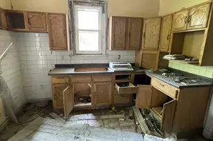 8447 S Escanaba Ave, Chicago, IL 60617 - Photo 7