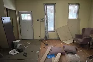 8447 S Escanaba Ave, Chicago, IL 60617 - Photo 5