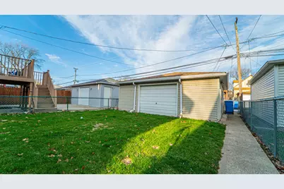 10747 S Avenue H, Chicago, IL 60617 - Photo 21