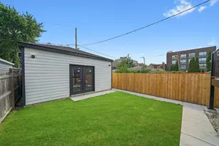 3027 N Elbridge Ave, Chicago, IL 60618 - Photo 25