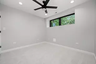 3027 N Elbridge Ave, Chicago, IL 60618 - Photo 11
