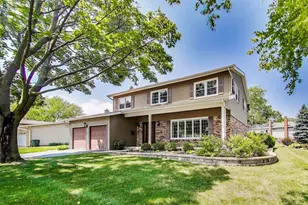 206 W Hintz Rd, Arlington Heights, IL 60004 - Photo 1