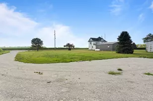 14373 N 1700 E Rd, Pontiac, IL 61764 - Photo 7