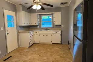 262 W Myrtle St, Herscher, IL 60941 - Photo 3