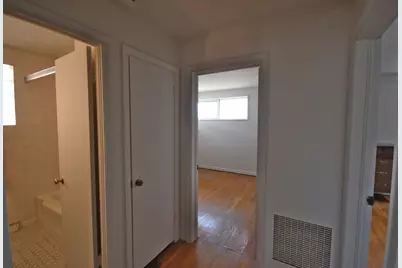 1541 N Lee Boulevard, Berkeley, IL 60163 - Photo 9