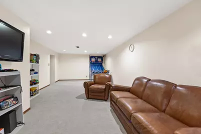 1121 Independence Avenue, Saint Charles, IL 60174 - Photo 15