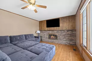 1121 Independence Ave, Saint Charles, IL 60174 - Photo 7