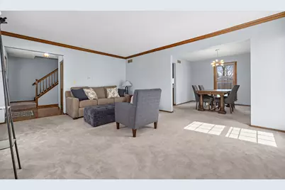 1121 Independence Avenue, Saint Charles, IL 60174 - Photo 3