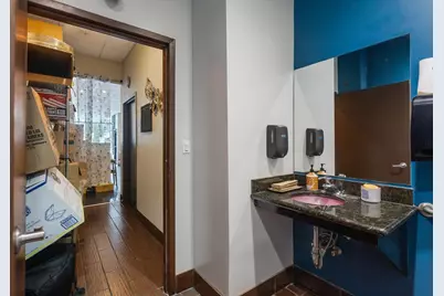 2062 N Damen Avenue, Chicago, IL 60647 - Photo 23