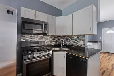 2062 N Damen Avenue, Chicago, IL 60647 - Photo 9