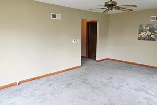 103 S Plum St, Princeton, IL 61356 - Photo 9