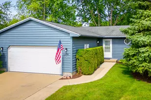 106 Wildflower Pl, Bloomington, IL 61704 - Photo 3