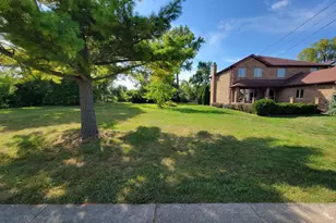 8619 W Park Ln, Niles, IL 60714 - Photo 1