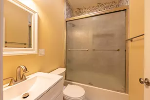 2012 W Coulter St, Chicago, IL 60608 - Photo 23