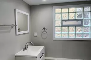 3816 W Montrose Ave, Chicago, IL 60618 - Photo 15