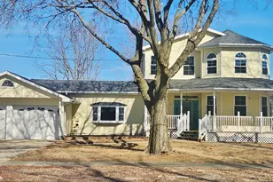 187 W Union St, Seneca, IL 61360 - Photo 1