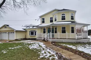 187 W Union St, Seneca, IL 61360 - Photo 1
