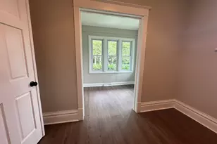 1034 N 5th Ave, Saint Charles, IL 60174 - Photo 5