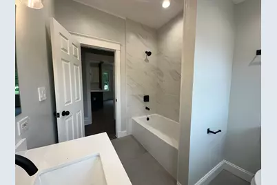 1034 N 5th Avenue, Saint Charles, IL 60174 - Photo 9