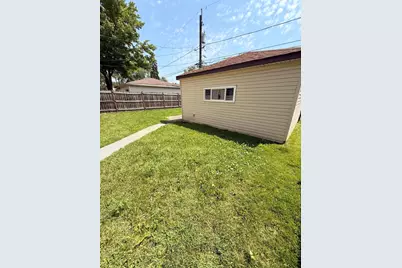 11949 S Yale Avenue, Chicago, IL 60628 - Photo 31